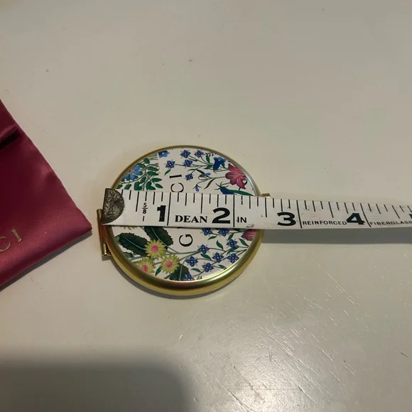 Gucci Floral Beauty Mirror - Gold and Pink - Picture 9 of 11